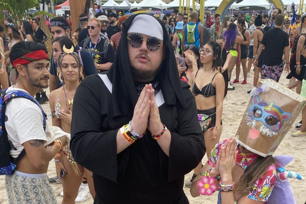 5 Fast Facts about DJ The Festival Nun